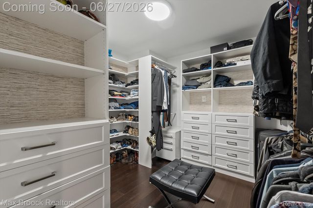 7400 Parkstone Lane, Bloomfield Charter Township, MI 48301