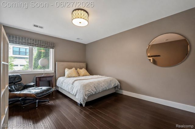 7400 Parkstone Lane, Bloomfield Charter Township, MI 48301