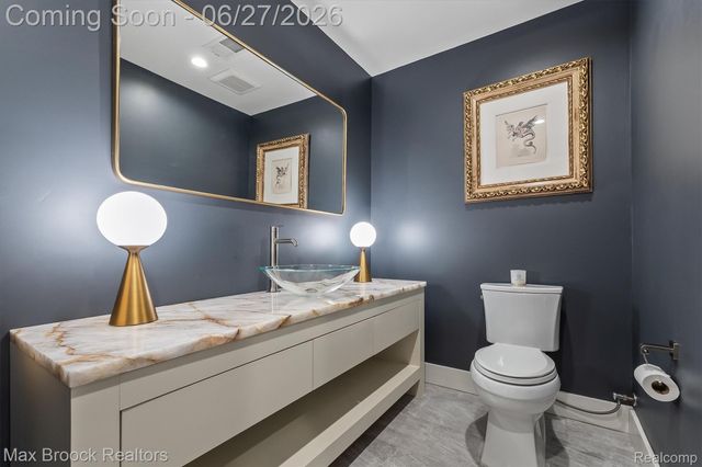7400 Parkstone Lane, Bloomfield Charter Township, MI 48301