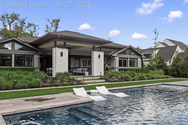 7400 Parkstone Lane, Bloomfield Charter Township, MI 48301