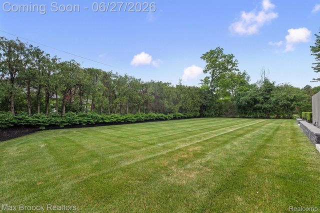 7400 Parkstone Lane, Bloomfield Charter Township, MI 48301