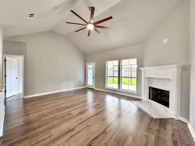 43446 Galvez Oaks Dr, Prairieville, LA 70769