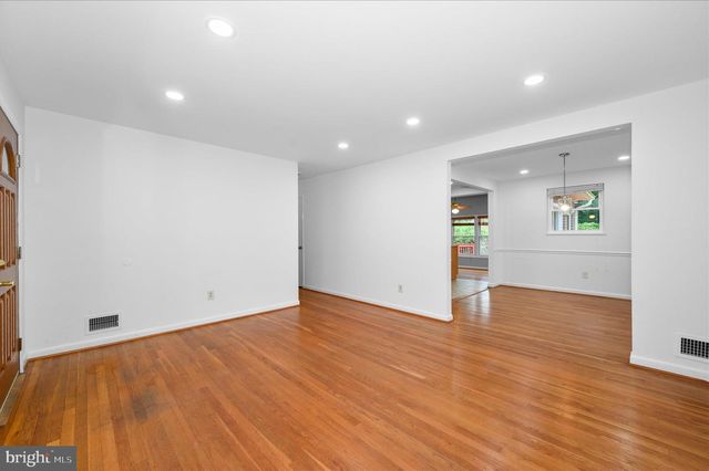 11110 ROCK RD, Rockville, MD 20852