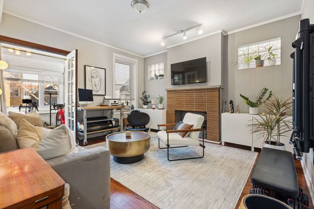 4519 N TROY Street, Chicago, IL 60625