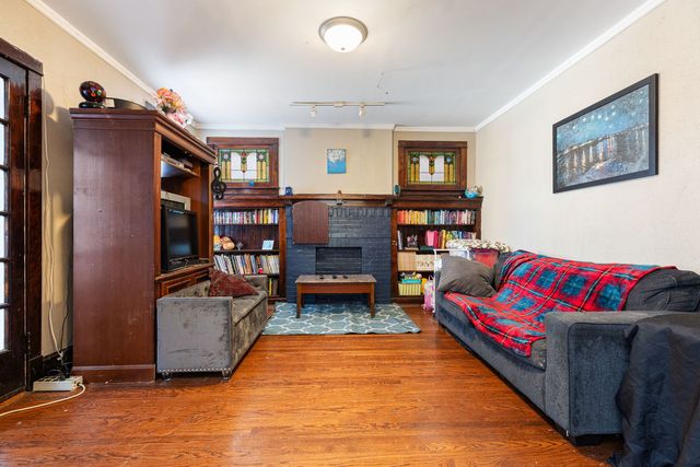 4519 N TROY Street, Chicago, IL 60625