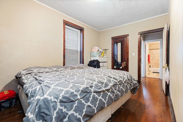 4519 N TROY Street, Chicago, IL 60625