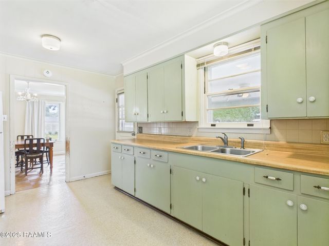 109 Indian Mound Road, Lafayette, LA 70501