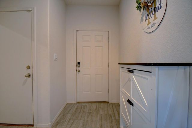 1043 Vallecito Loop NW, Los Lunas, NM 87031