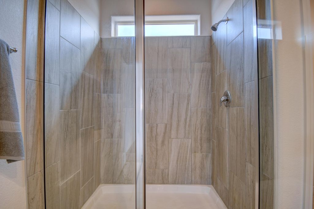 Image 10 of property listing at 1043 Vallecito Loop NW, Los Lunas, NM 87031