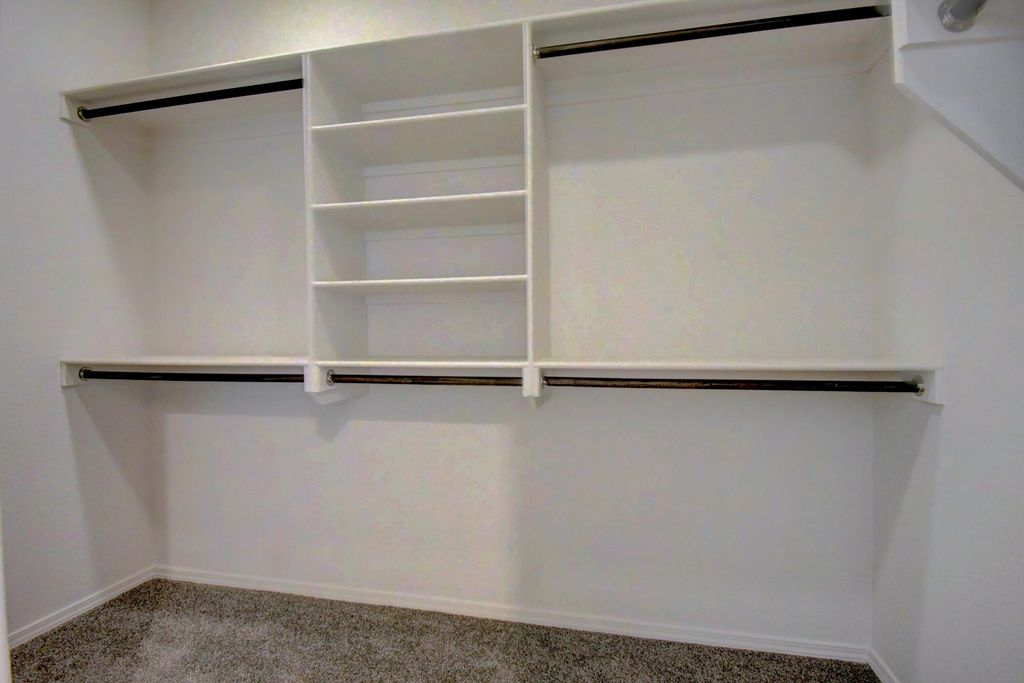 Image 11 of property listing at 1043 Vallecito Loop NW, Los Lunas, NM 87031