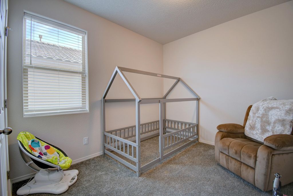 Image 13 of property listing at 1043 Vallecito Loop NW, Los Lunas, NM 87031