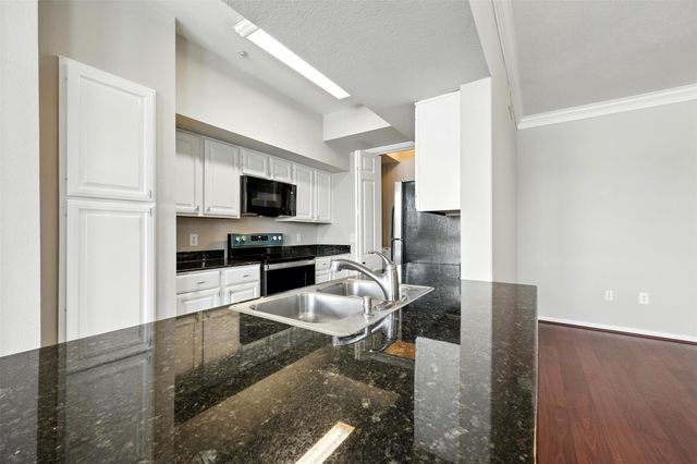 7575 Kirby Drive 2204, Houston, TX 77030