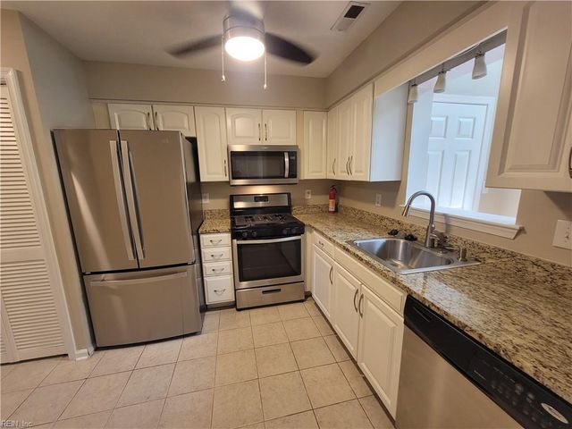 14 Treebark PL, Hampton, VA 23666