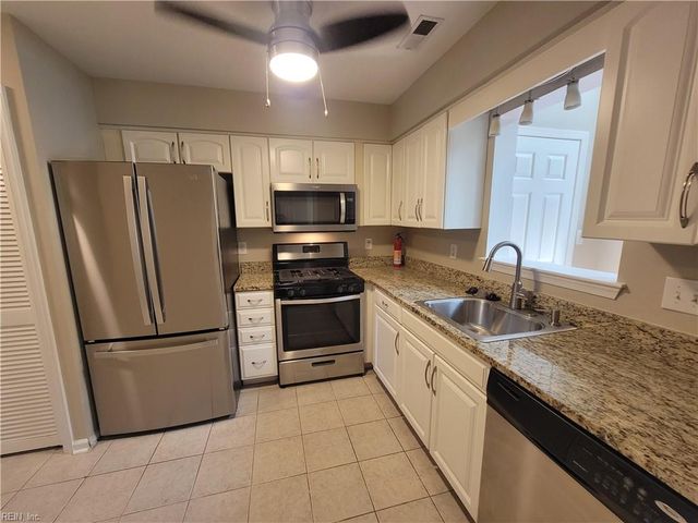 14 Treebark PL, Hampton, VA 23666