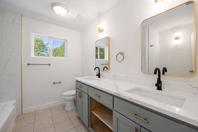 1606 N Woods Street, Sherman, TX 75092