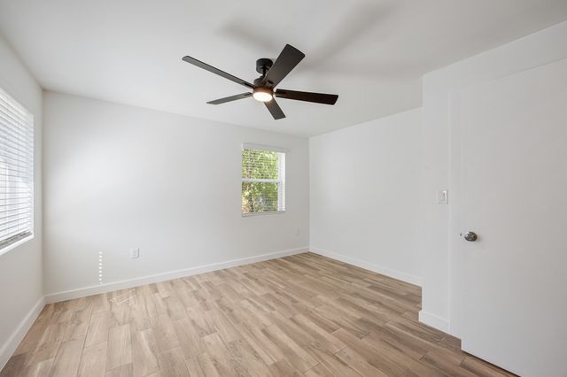 1606 N Woods Street, Sherman, TX 75092