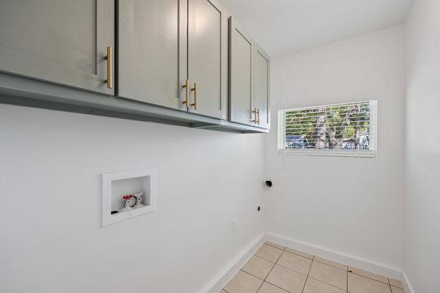 1606 N Woods Street, Sherman, TX 75092