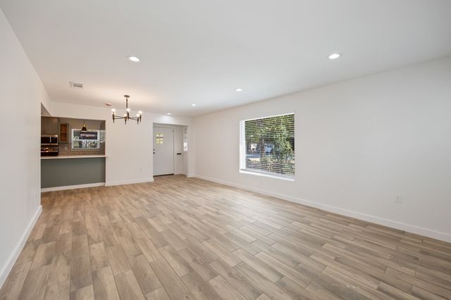 1606 N Woods Street, Sherman, TX 75092
