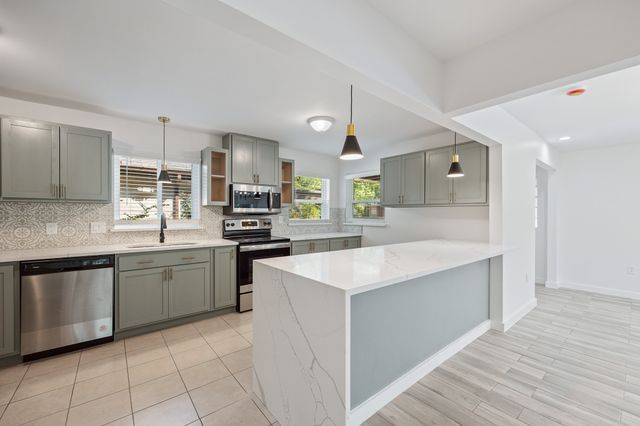 1606 N Woods Street, Sherman, TX 75092