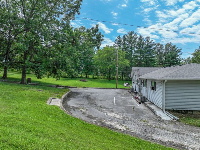 302A Dobbins Pike, Gallatin, TN 37066