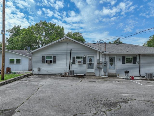 302A Dobbins Pike, Gallatin, TN 37066