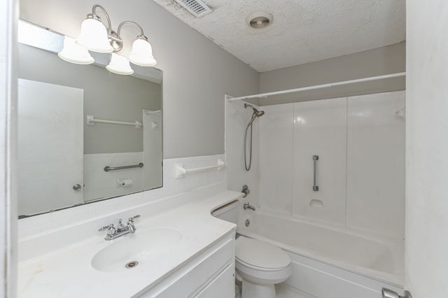 302A Dobbins Pike, Gallatin, TN 37066