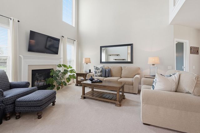 300 E FURROW LN, Newark, DE 19702