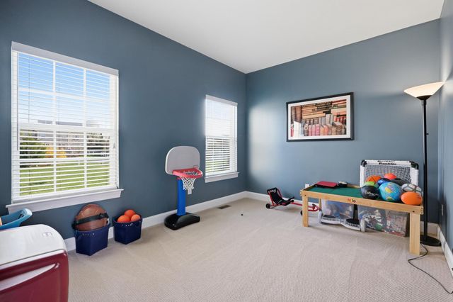 300 E FURROW LN, Newark, DE 19702