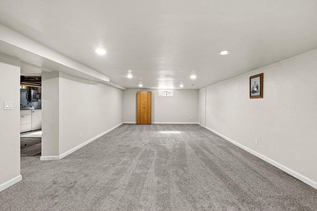 2715 W 1ST AVENUE, Appleton, WI 54914