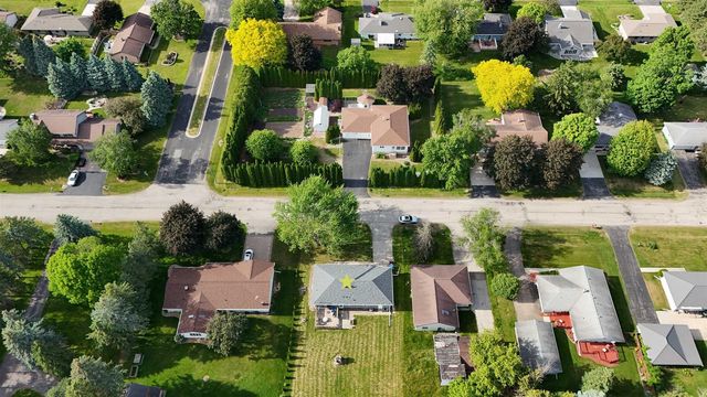 2715 W 1ST AVENUE, Appleton, WI 54914