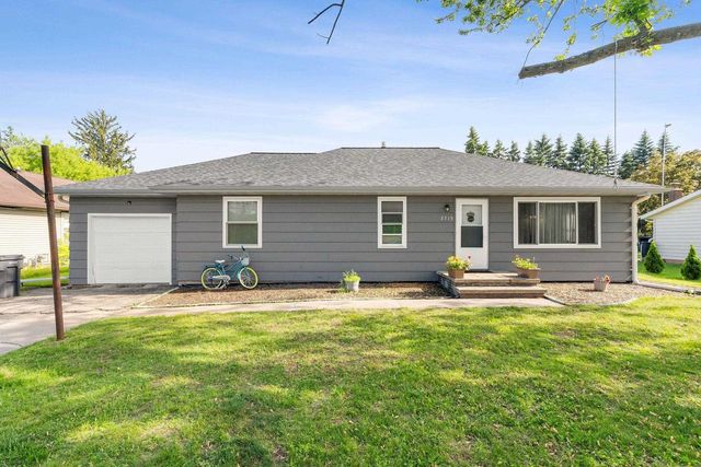 2715 W 1ST AVENUE, Appleton, WI 54914
