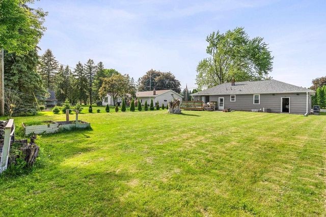 2715 W 1ST AVENUE, Appleton, WI 54914