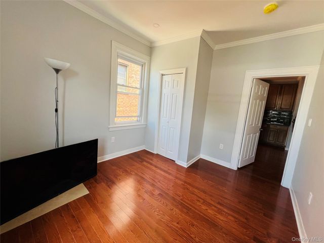 2328 28th Street 2R, Astoria, NY 11105