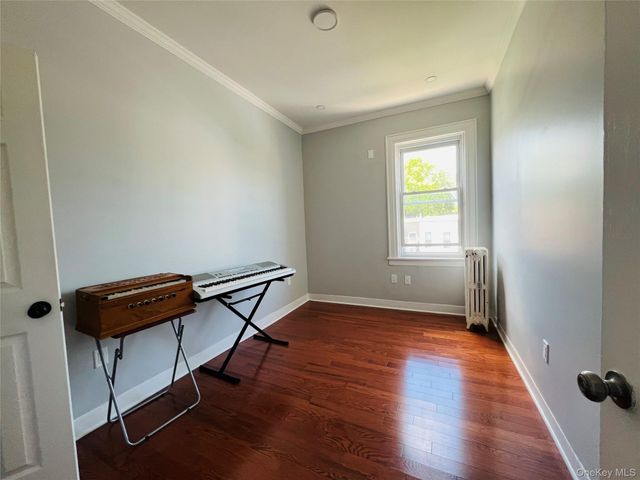 2328 28th Street 2R, Astoria, NY 11105