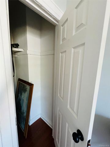 2328 28th Street 2R, Astoria, NY 11105