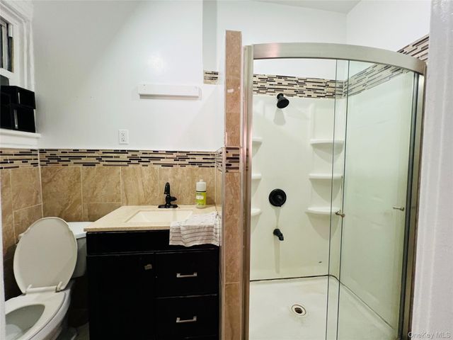 2328 28th Street 2R, Astoria, NY 11105