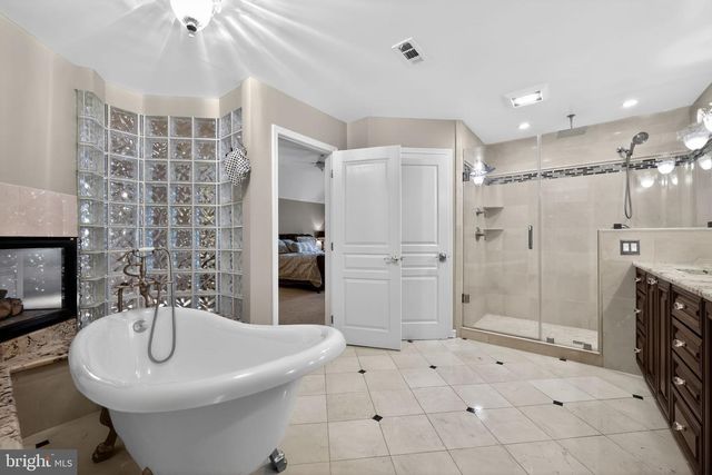 50 CAMEO DR, Cherry Hill, NJ 08003
