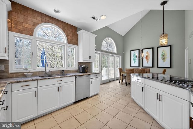 50 CAMEO DR, Cherry Hill, NJ 08003