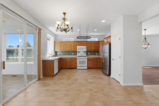 11832 Kensington Drive, Huntley, IL 60142