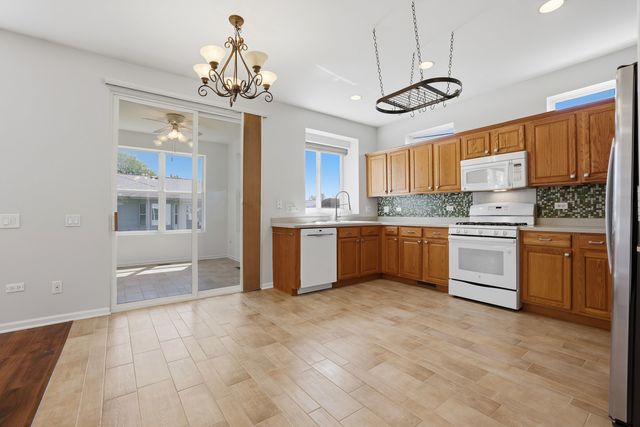 11832 Kensington Drive, Huntley, IL 60142