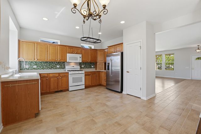 11832 Kensington Drive, Huntley, IL 60142