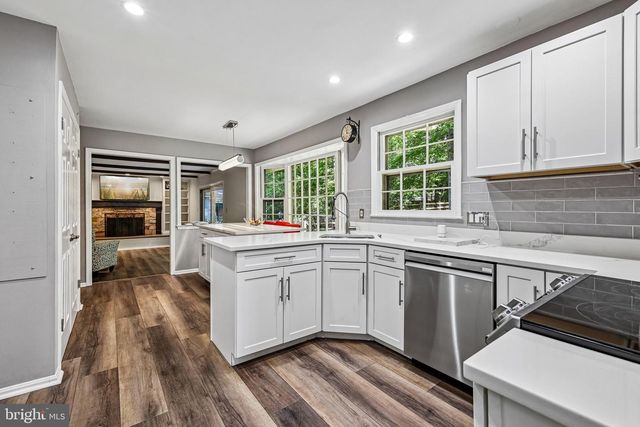 2484 FREETOWN DR, Reston, VA 20191