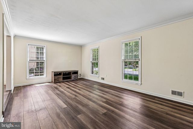 2484 FREETOWN DR, Reston, VA 20191