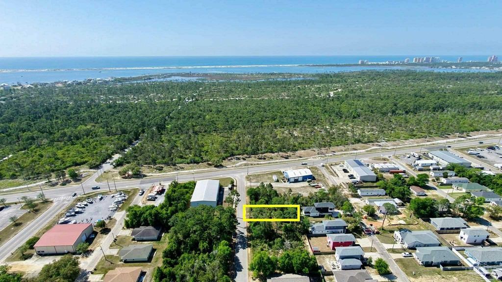 5419 Plateau Rd, Pensacola, FL 32507