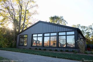 872 E Auburn Road, Rochester Hills, MI 48307