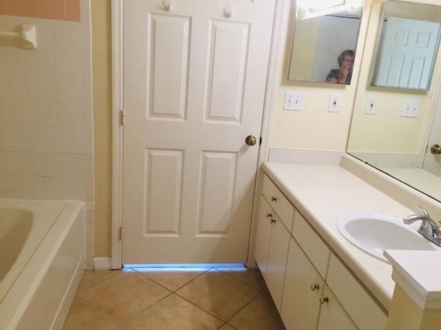 9408 LAKE CHASE ISLAND WAY 9408, Tampa, FL 33626