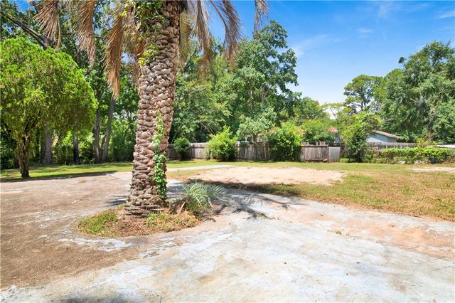 8461 Bayou Drive, Bayou La Batre, AL 36509