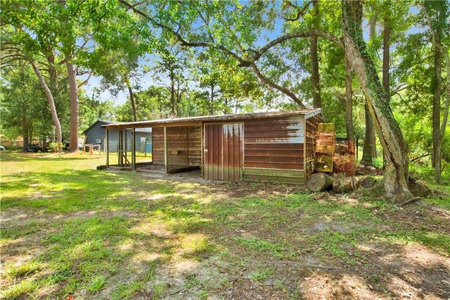 8461 Bayou Drive, Bayou La Batre, AL 36509