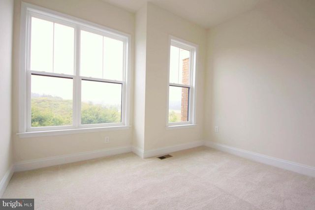 43229 CLARENDON SQ, Ashburn, VA 20148