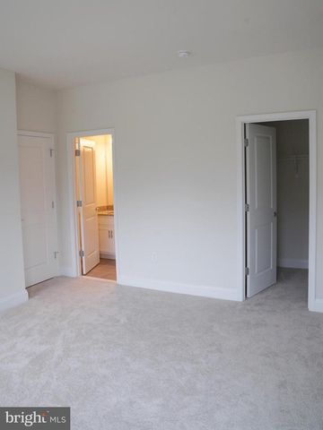 43229 CLARENDON SQ, Ashburn, VA 20148